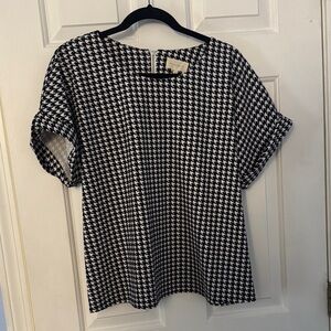 MELLODAY Black and White short sleeve shirt